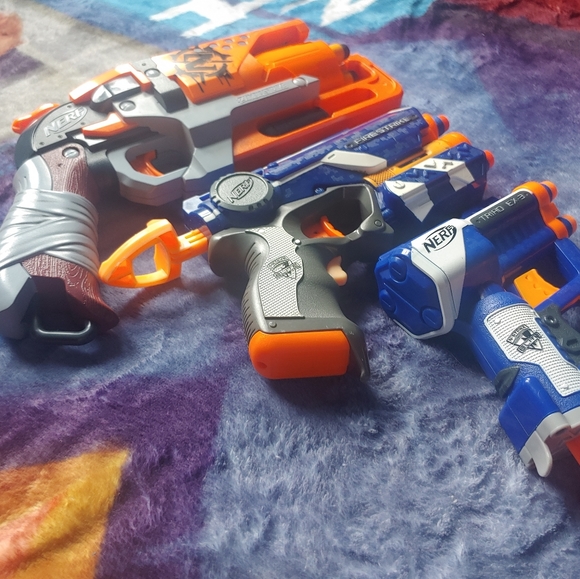 NERF Zombie Strike gun + 2 others - Picture 5 of 16